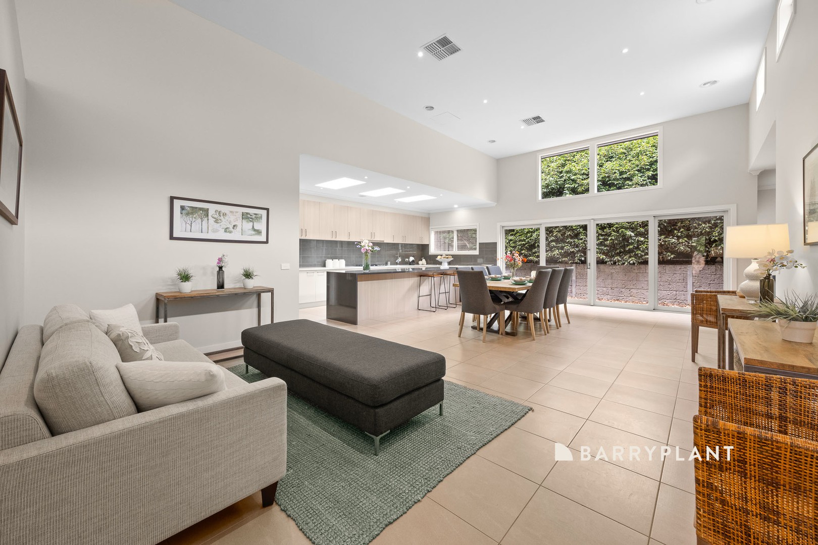 12 Hillgrove Close, Warragul, VIC 3820 - Thumbnail 2 - 28/01/2026