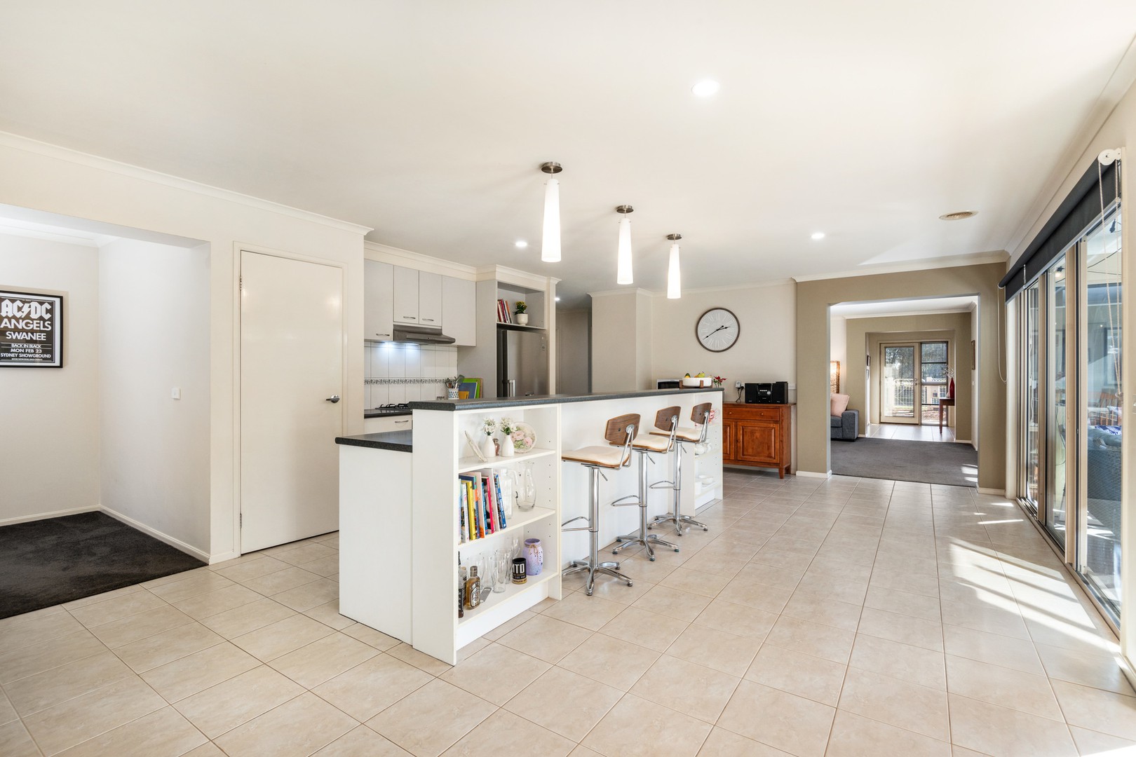 12 Hillwood Close, Hamlyn Heights, VIC 3215 - Thumbnail 2 - 13/05/2025