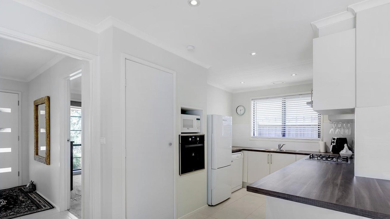 12 Hinkler Drive, Mill Park, VIC 3082, Mill Park - Thumbnail 2