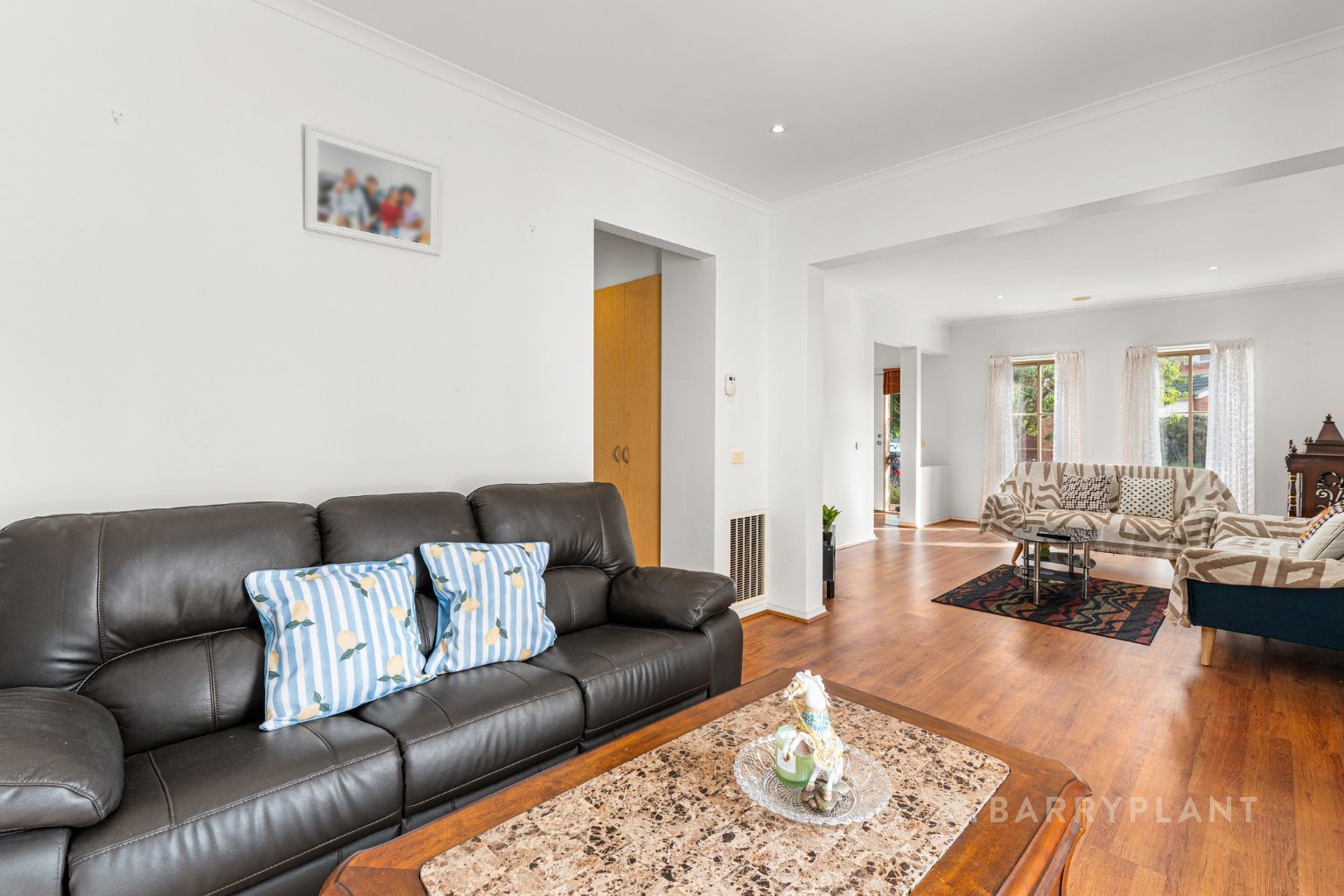 12 Hummingbird Place, South Morang, VIC 3752 - Thumbnail 1 - 08/04/2026