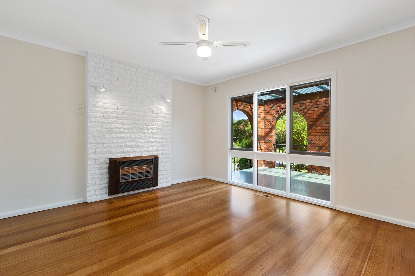 12 Johnson Drive, Ferntree Gully, VIC 3156, Ferntree Gully - Thumbnail 4