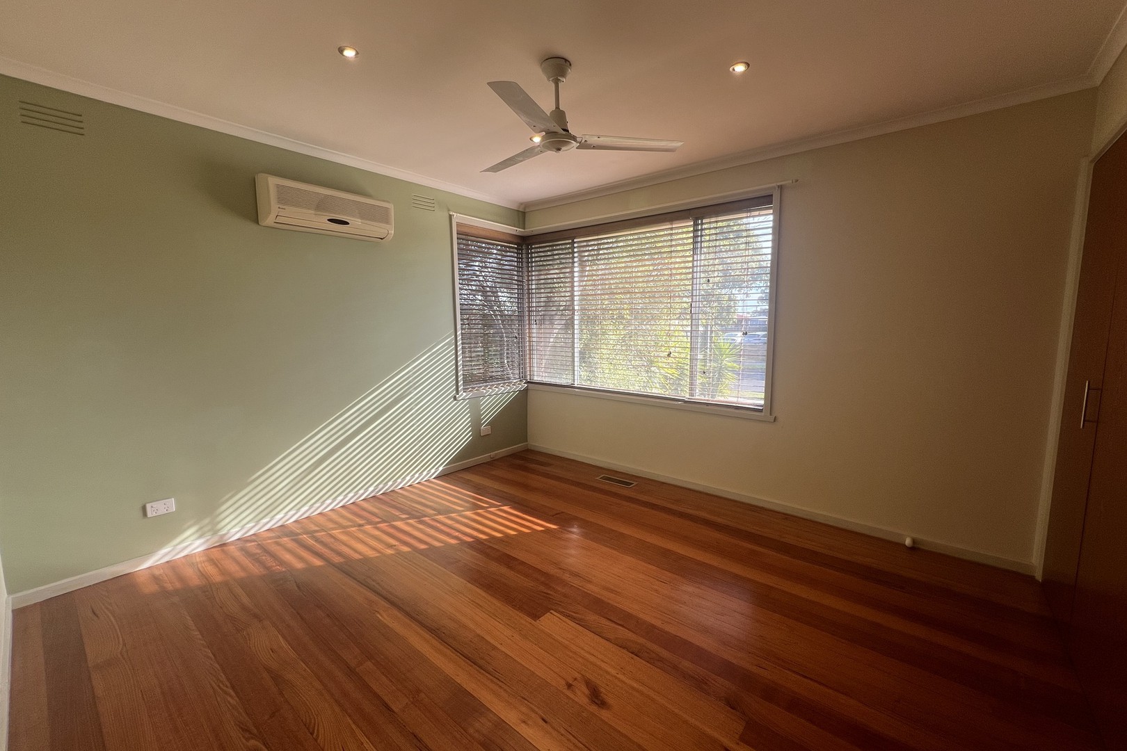 12 Kerrison Avenue, St Albans, VIC 3021, St Albans - Thumbnail 2