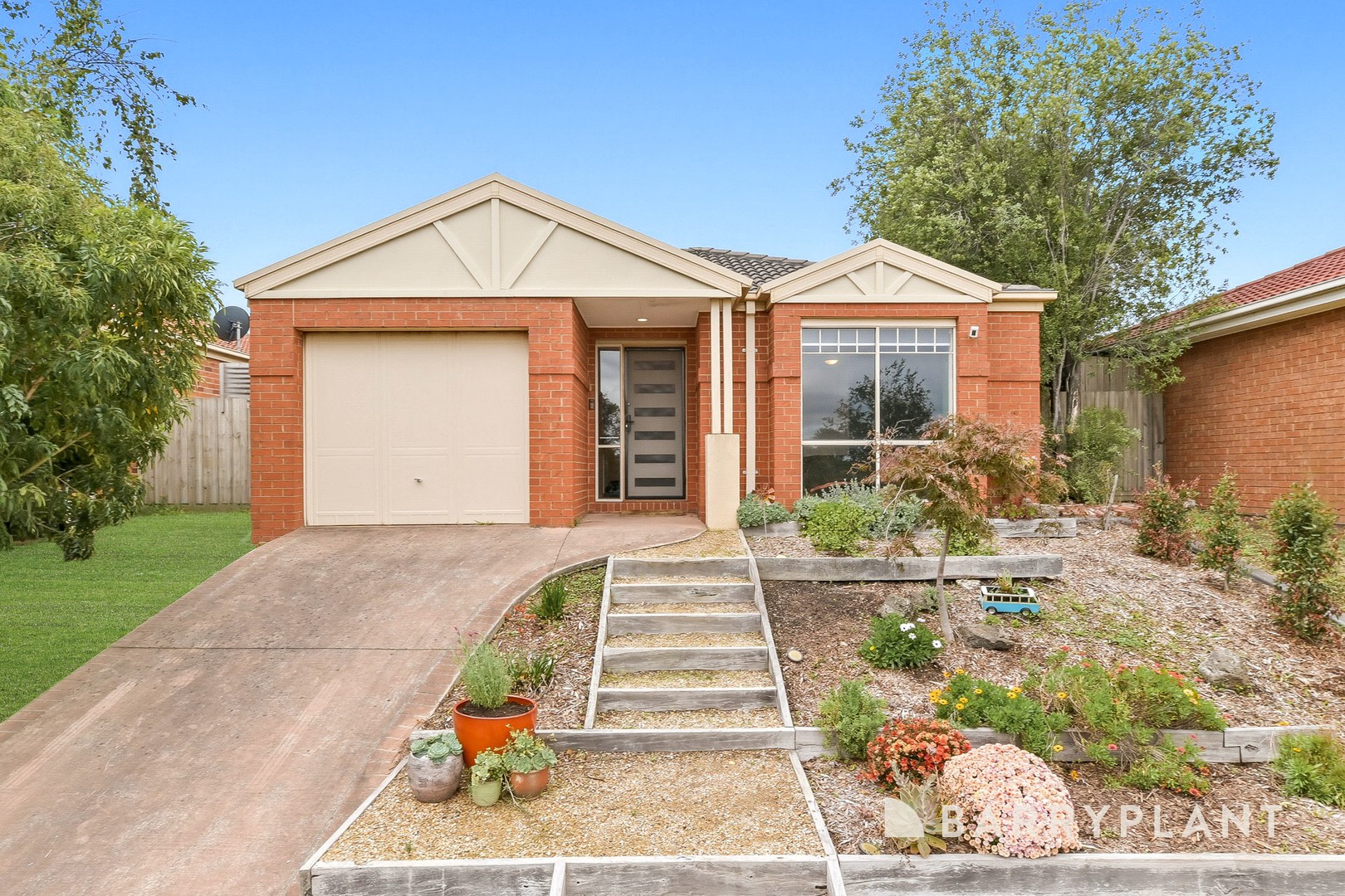12 Kimbarra Drive, Berwick, VIC 3806 - Thumbnail 2 - 07/05/2026
