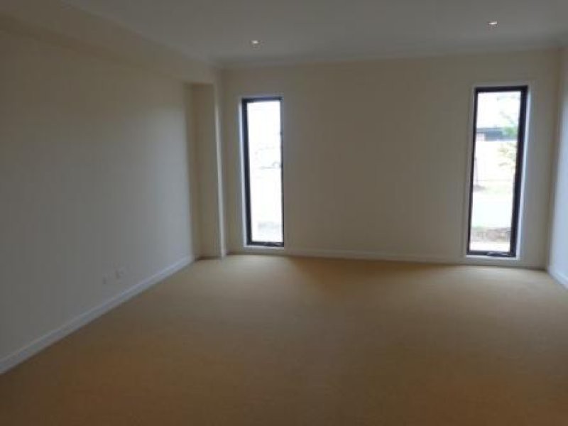 12 Kingsbridge Boulevard, Williams Landing, VIC 3027, Williams Landing - Thumbnail 6
