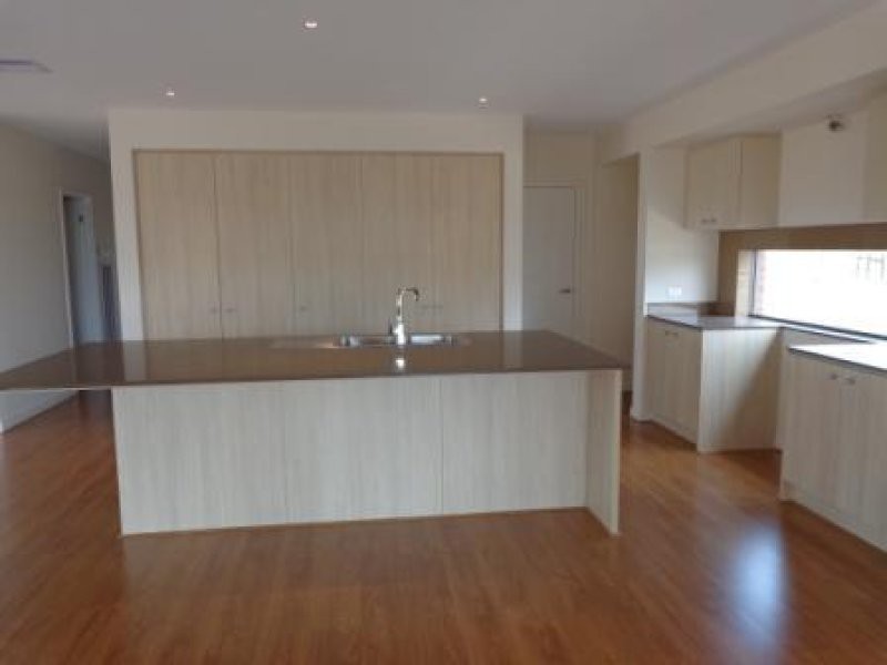 12 Kingsbridge Boulevard, Williams Landing, VIC 3027, Williams Landing - Thumbnail 8