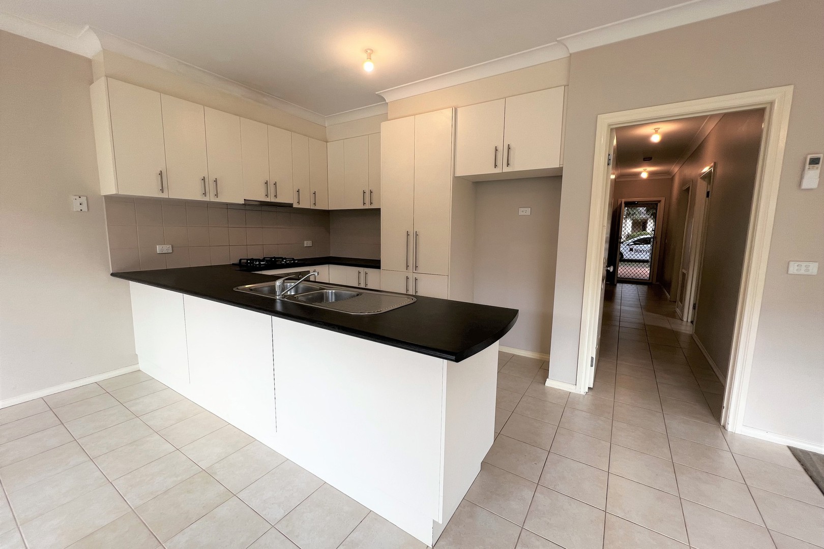 12 Klippel Way, Caroline Springs, VIC 3023, Caroline Springs - Thumbnail 2
