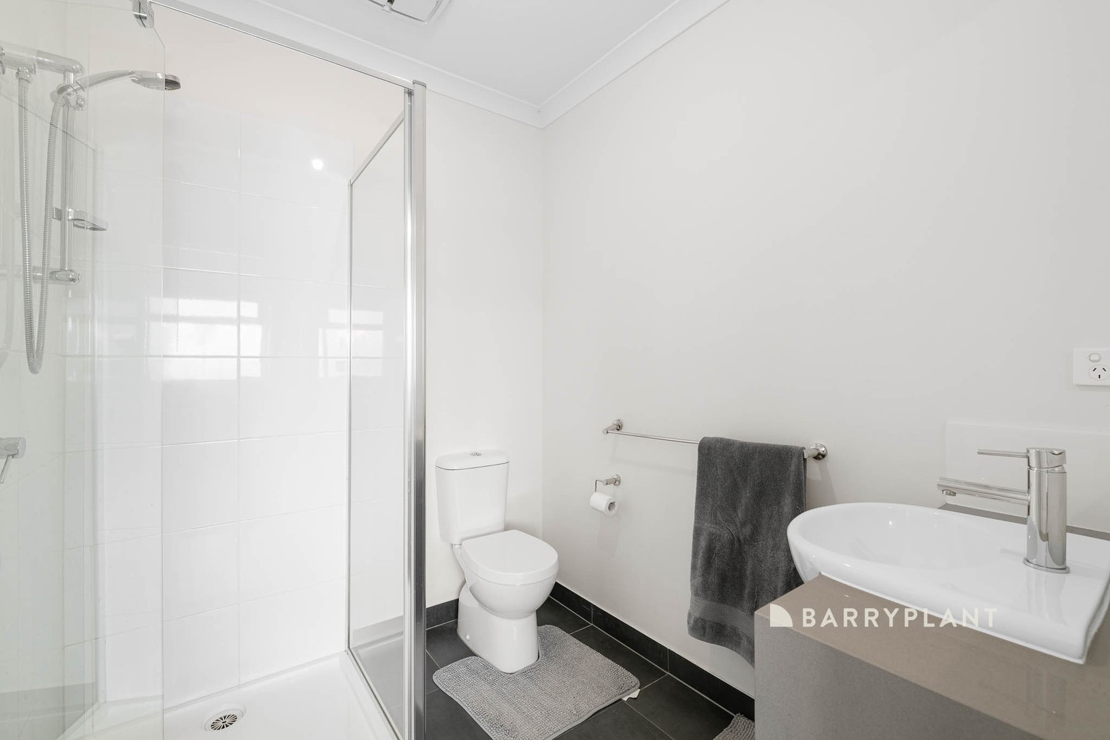 12 Langley Way, Pakenham, VIC 3810, Pakenham - Thumbnail 7