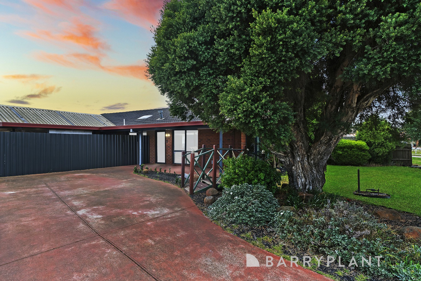 12 Lloyd Court, Brookfield, VIC 3338