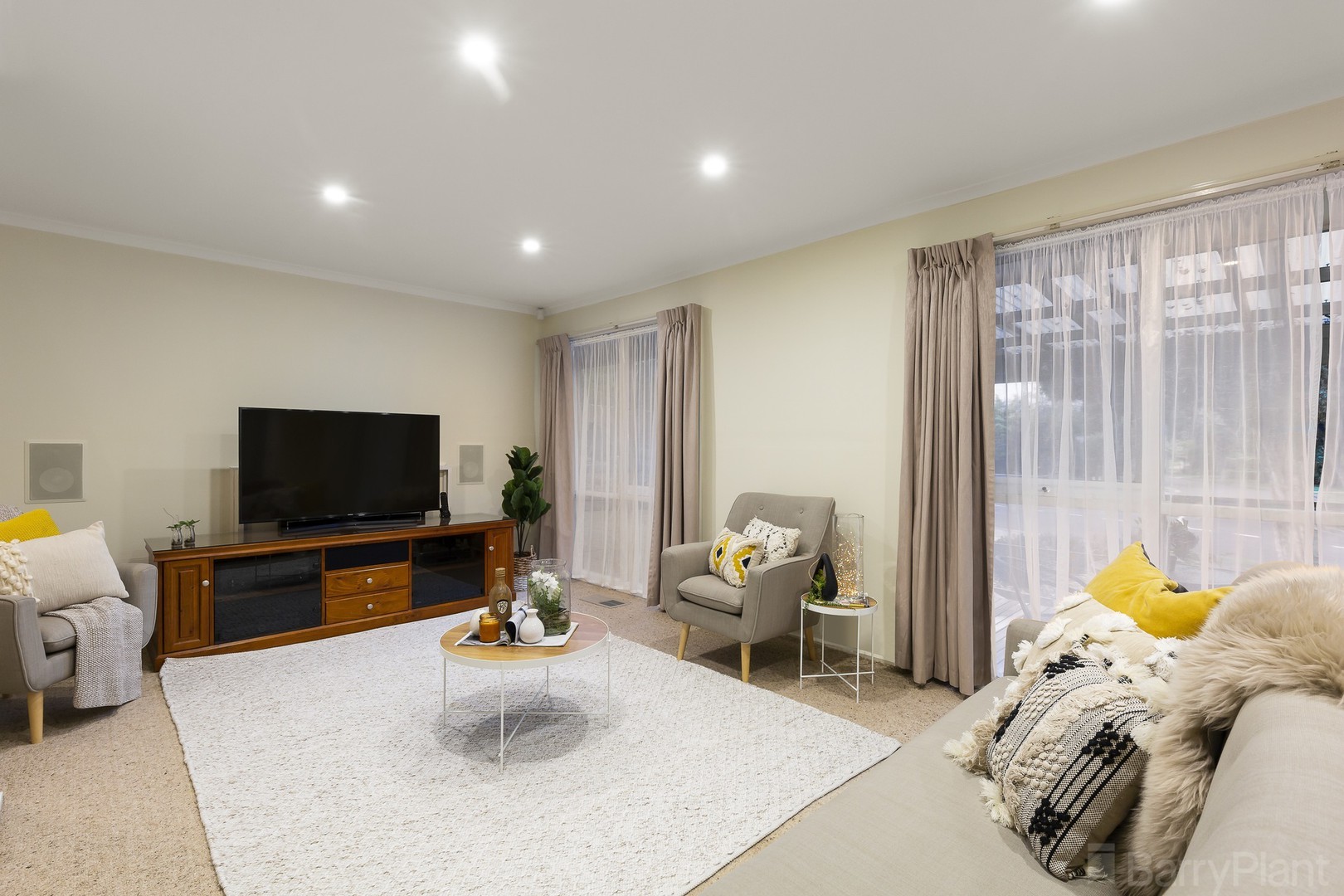 12 Long View Road, Croydon South, VIC 3136, Croydon South - Thumbnail 2