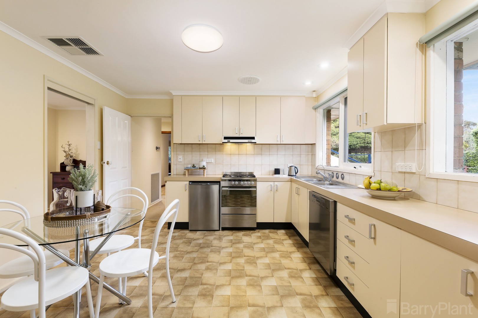 12 Long View Road, Croydon South, VIC 3136, Croydon South - Thumbnail 4
