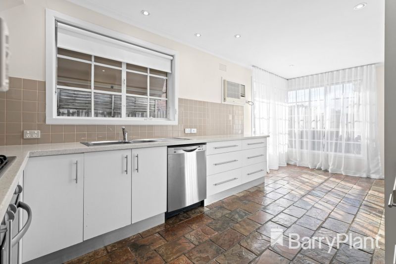 12 Lord Av, Dingley Village, VIC 3172 - Thumbnail 2 - 20/08/2026