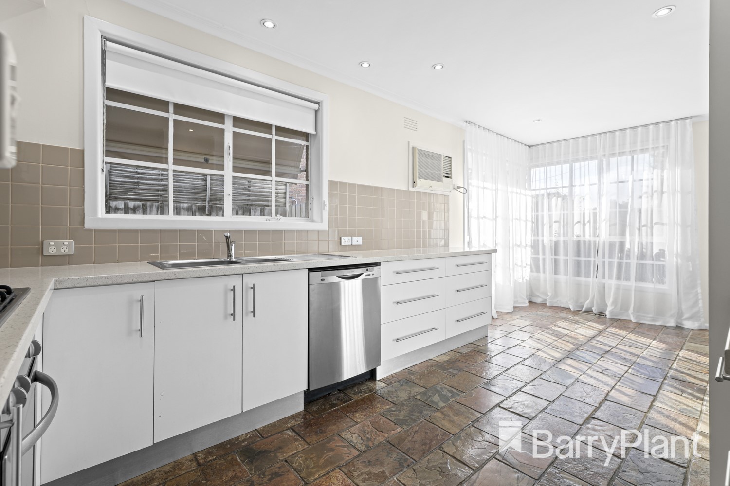 12 Lord Avenue, Dingley Village, VIC 3172, Dingley Village - Thumbnail 2