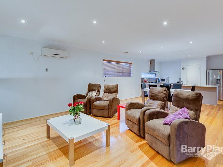 12 Lucas Terrace, Taylors Hill, VIC 3037, Taylors Hill - Thumbnail 4