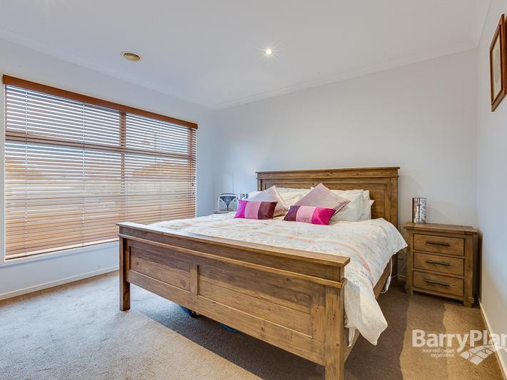 12 Lucas Terrace, Taylors Hill, VIC 3037, Taylors Hill - Thumbnail 5