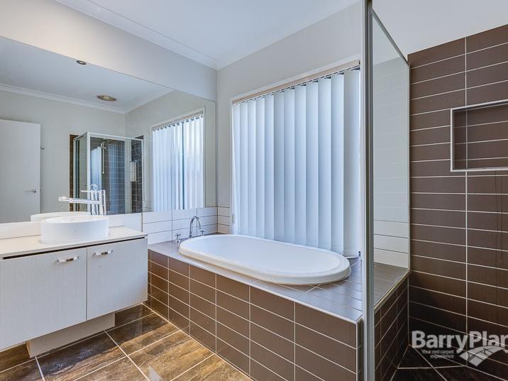 12 Lucas Terrace, Taylors Hill, VIC 3037, Taylors Hill - Thumbnail 7