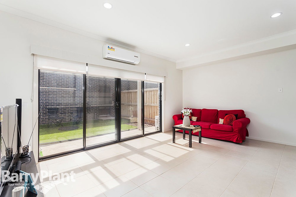 12 Luna Way, Point Cook, VIC 3030 - Thumbnail 2 - 23/09/2026