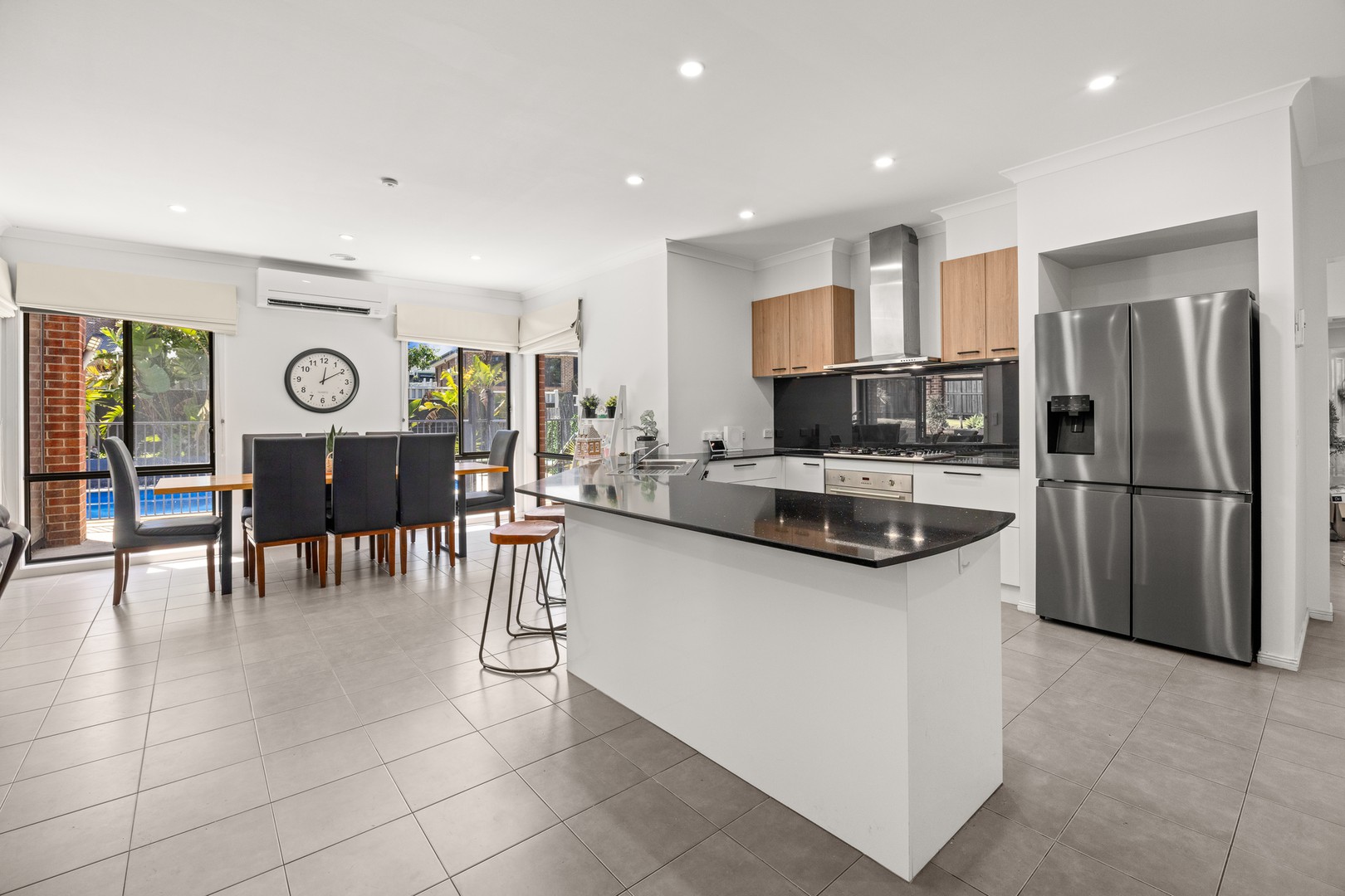 12 Macquarie Circuit, Pakenham, VIC 3810 - Thumbnail 2 - 13/01/2026