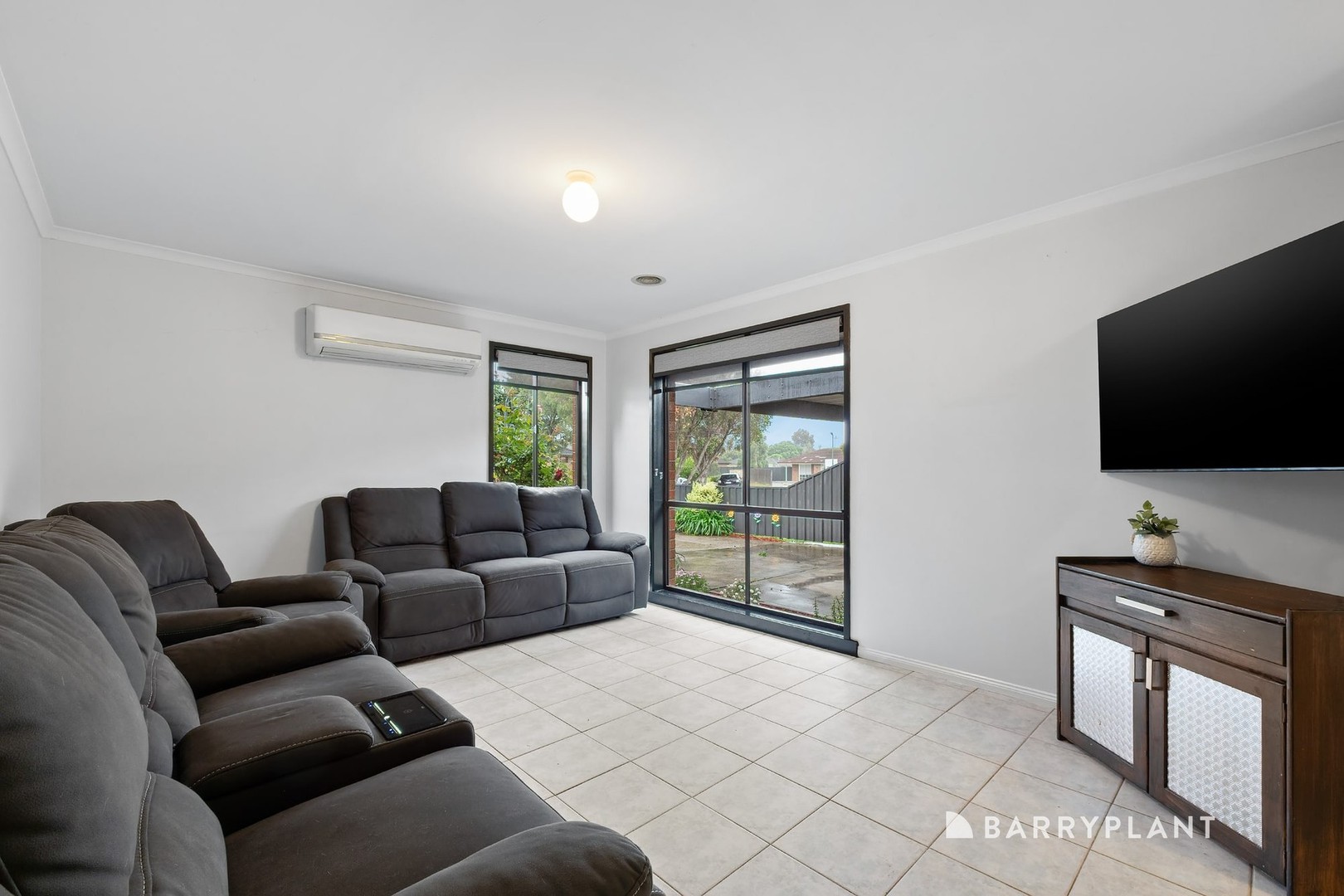 12 Magenta Court, Mill Park, VIC 3082 - Thumbnail 2 - 14/10/2026