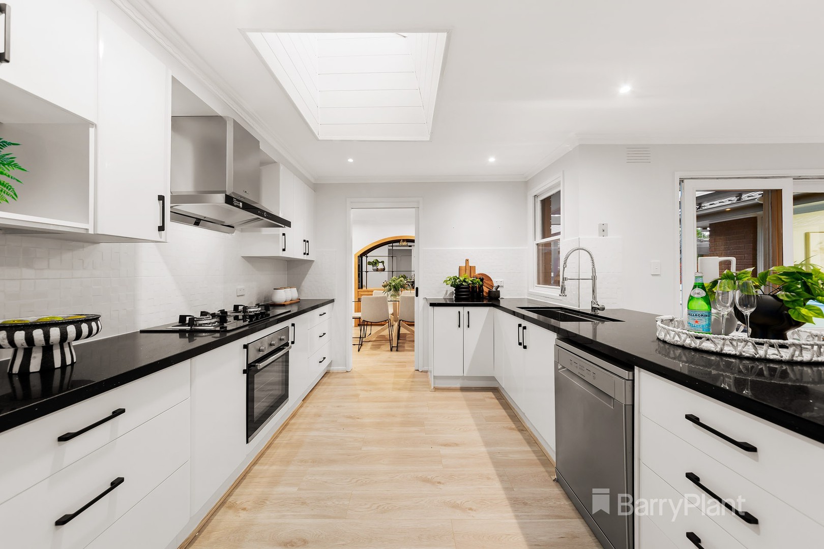 12 Marlesford Avenue, Wantirna, VIC 3152, Wantirna - Thumbnail 3