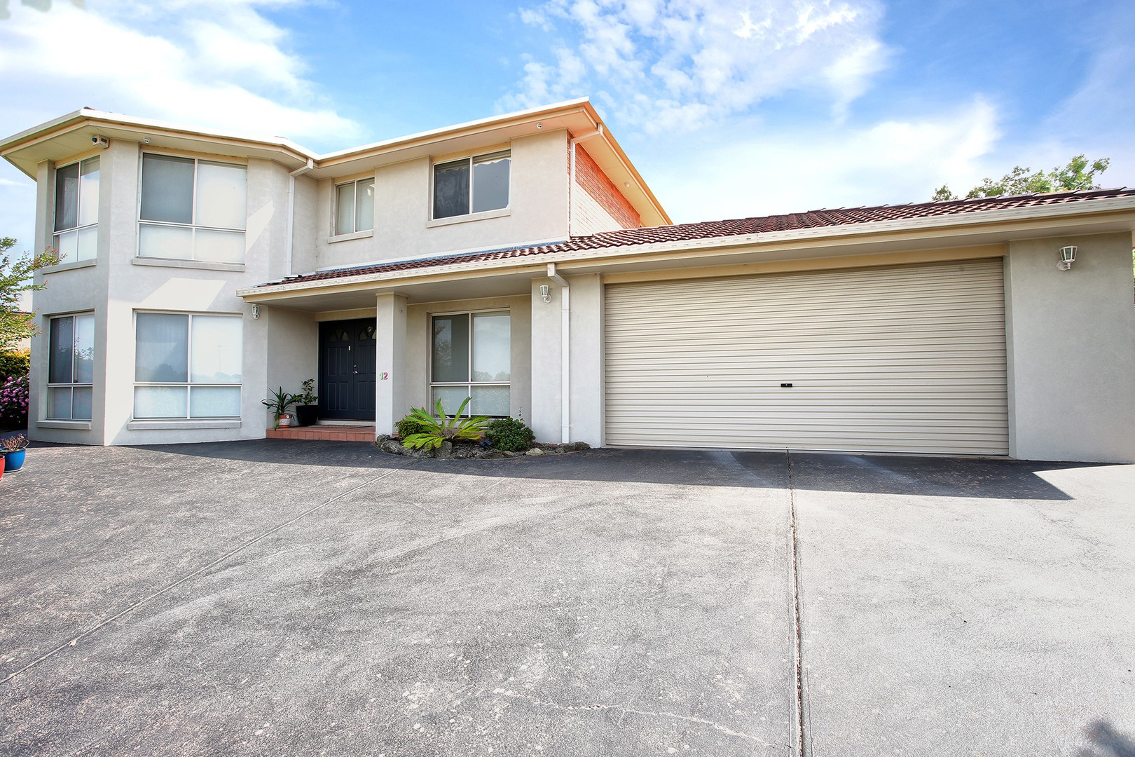12 Matheson Court, Berwick, VIC 3806 - Thumbnail 1 - 14/10/2025