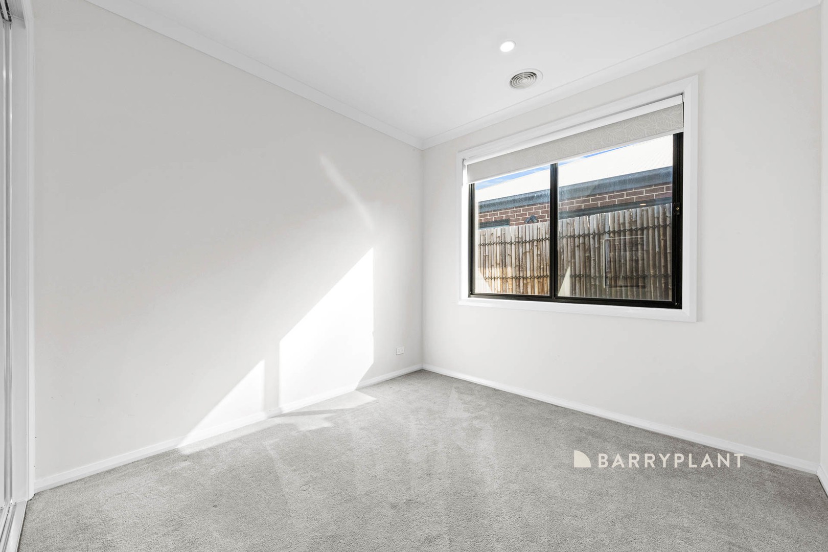 12 Mattamber Street, Clyde North, VIC 3978, Clyde North - Thumbnail 4