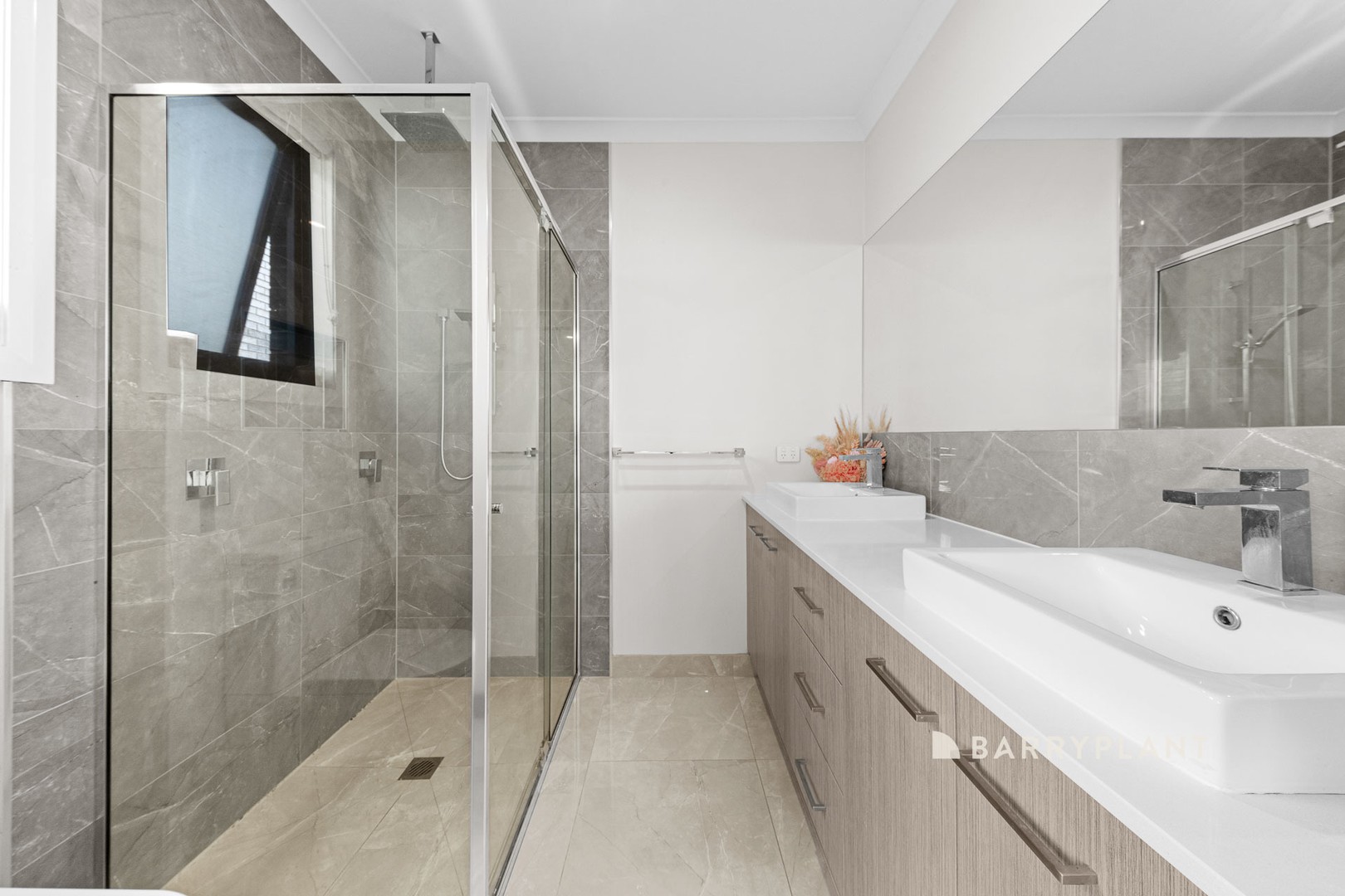 12 Mattamber Street, Clyde North, VIC 3978, Clyde North - Thumbnail 7