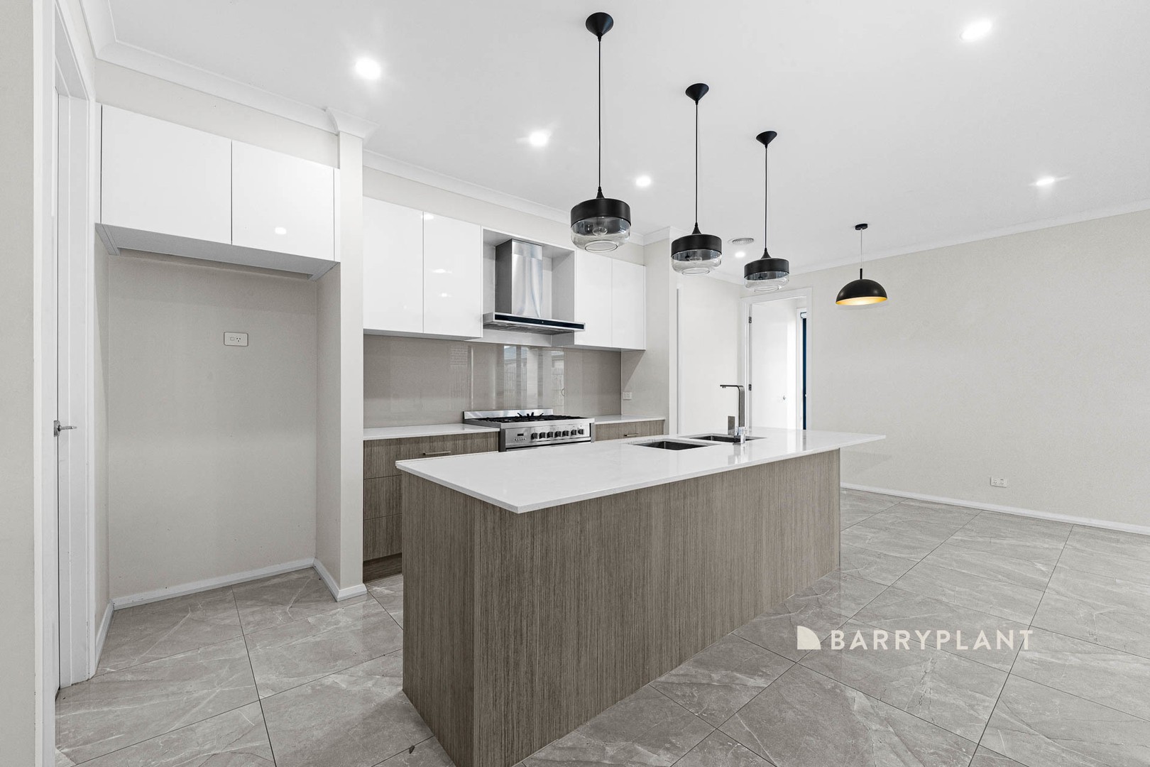 12 Mattamber Street, Clyde North, VIC 3978, Clyde North - Thumbnail 8