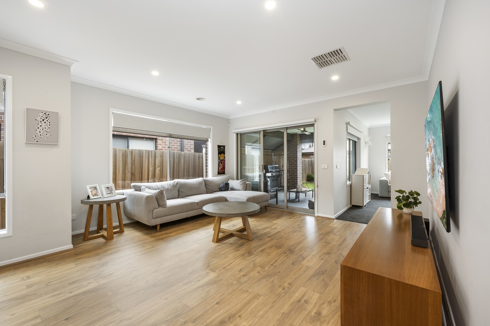 12 Morrisey Terrace, Aintree, VIC 3336 - Thumbnail 2 - 09/02/2024