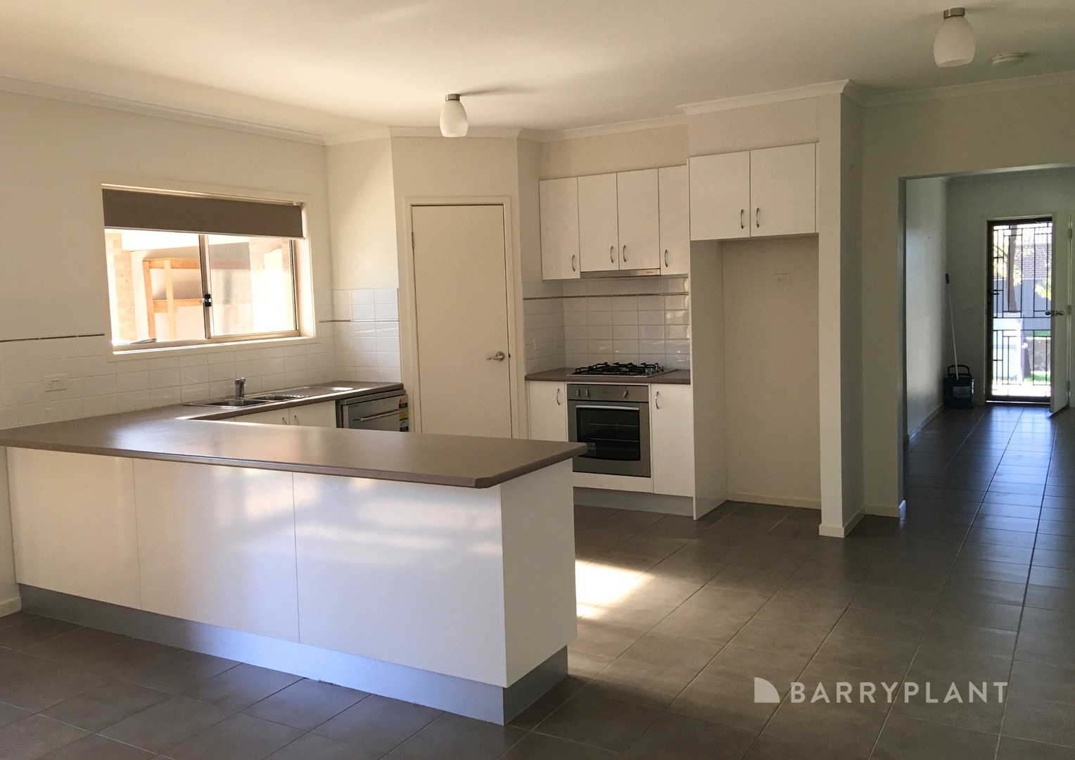 12 Murdeduke Crescent, Wyndham Vale, VIC 3024, Manor Lakes - Thumbnail 2
