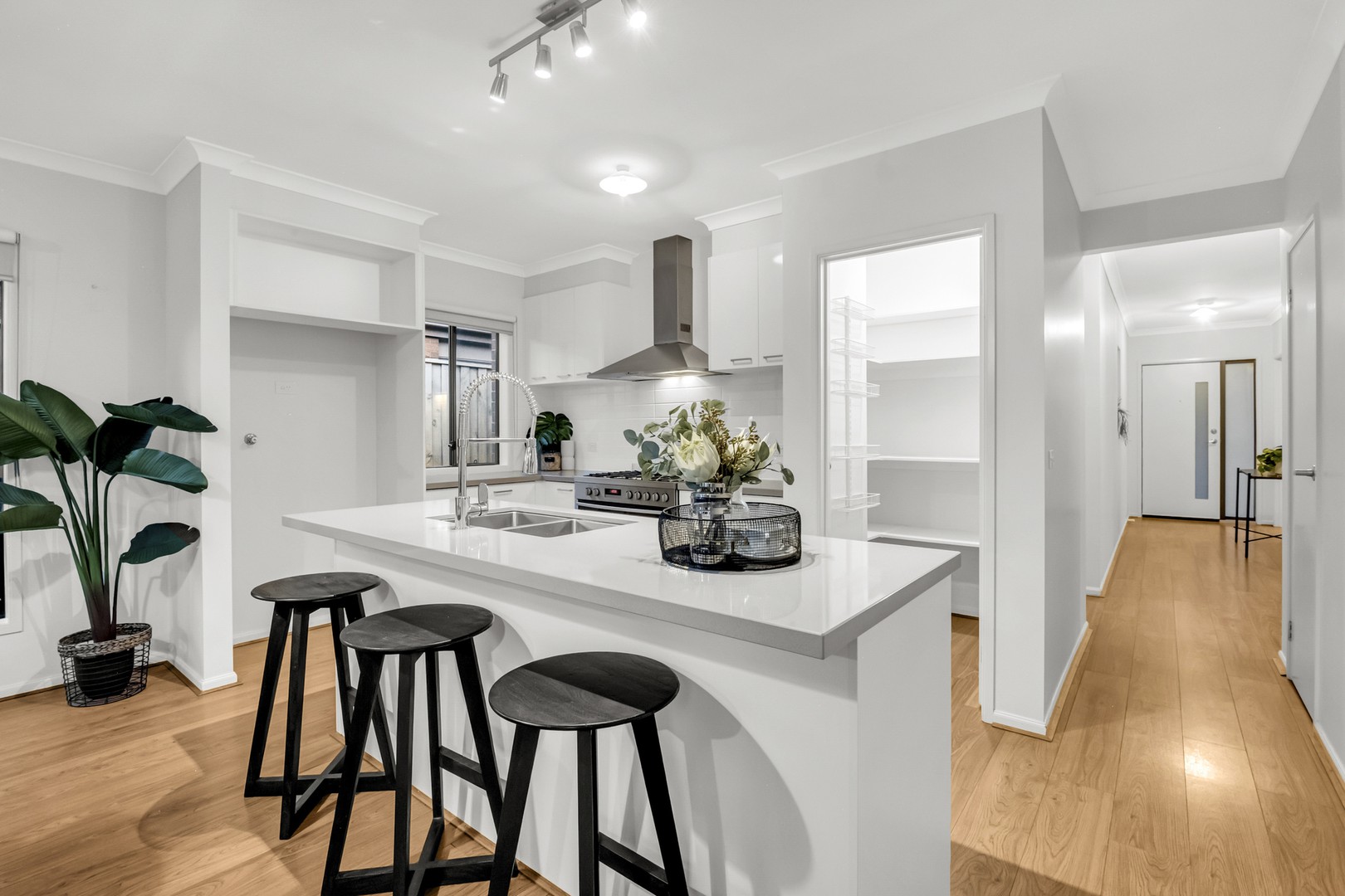 12 Nebula Crescent, Mickleham, VIC 3064, Mickleham - Thumbnail 3