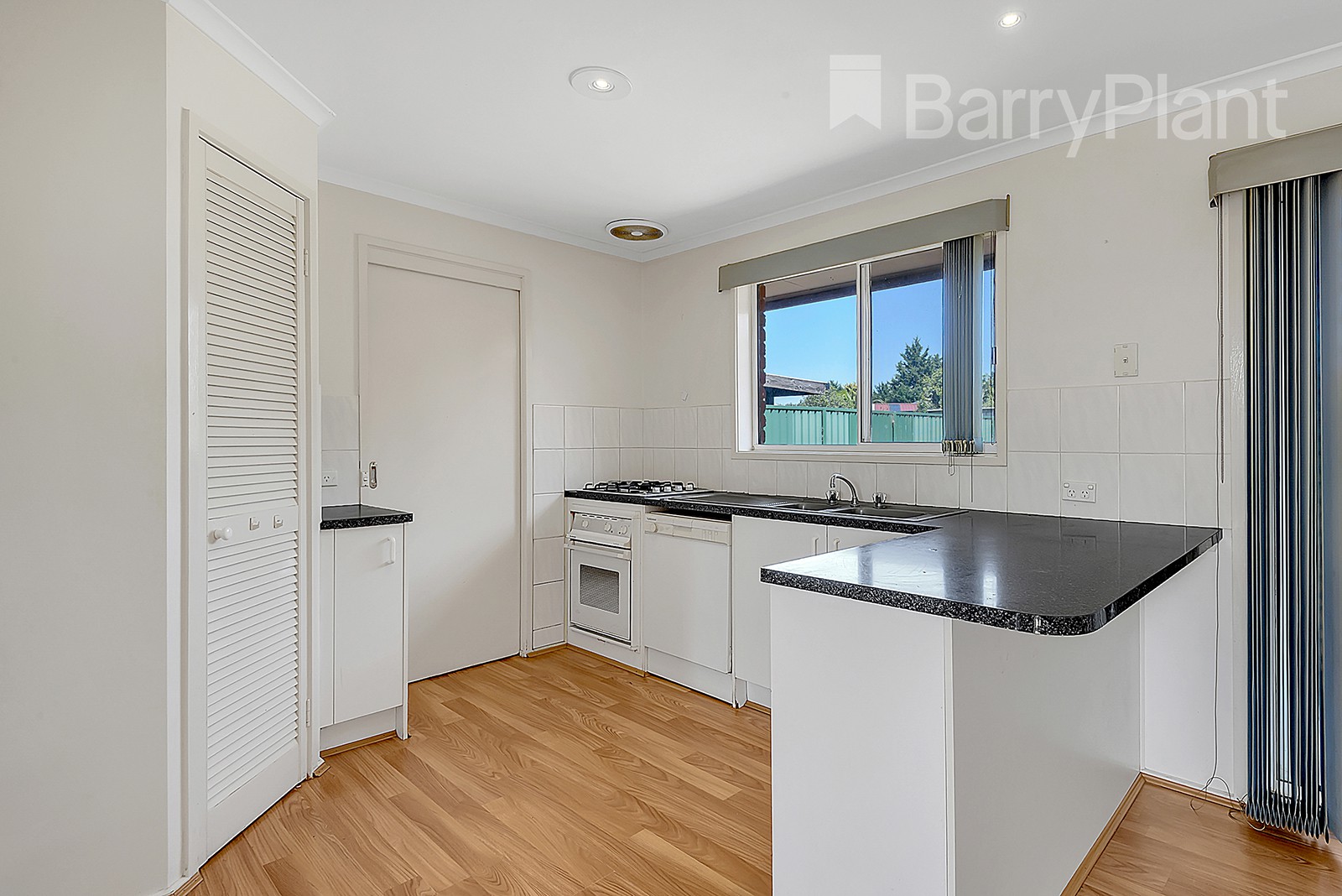 12 Newhaven Road, Craigieburn, VIC 3064, Craigieburn - Thumbnail 2