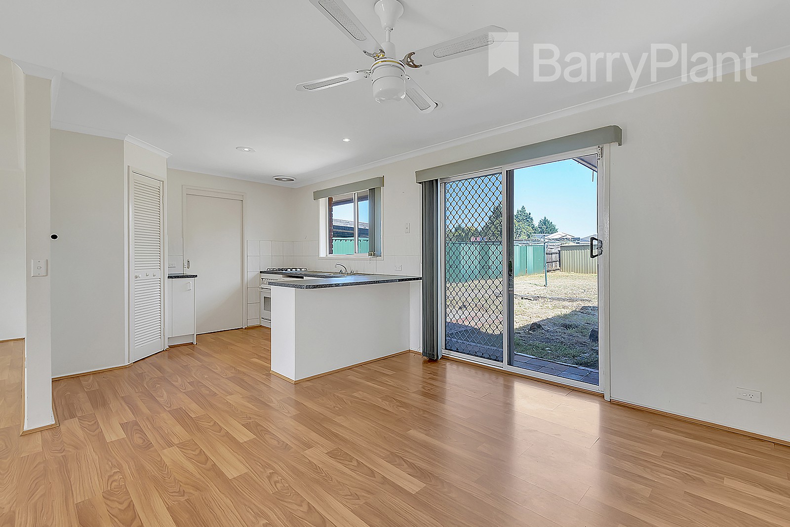 12 Newhaven Road, Craigieburn, VIC 3064, Craigieburn - Thumbnail 3