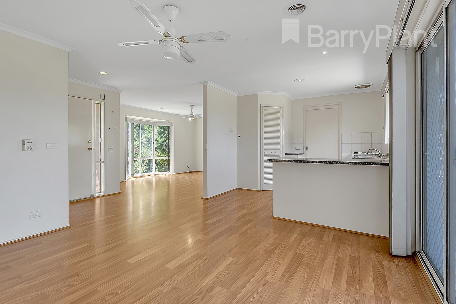12 Newhaven Road, Craigieburn, VIC 3064, Craigieburn - Thumbnail 4