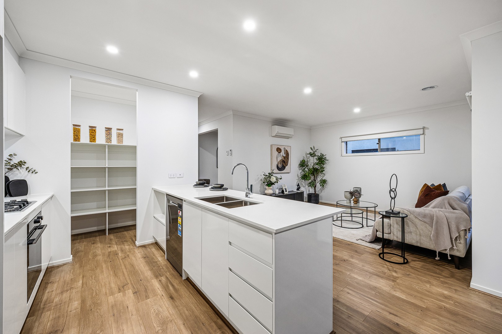 12 Nigella Street, Clyde, VIC 3978, Clyde - Thumbnail 4
