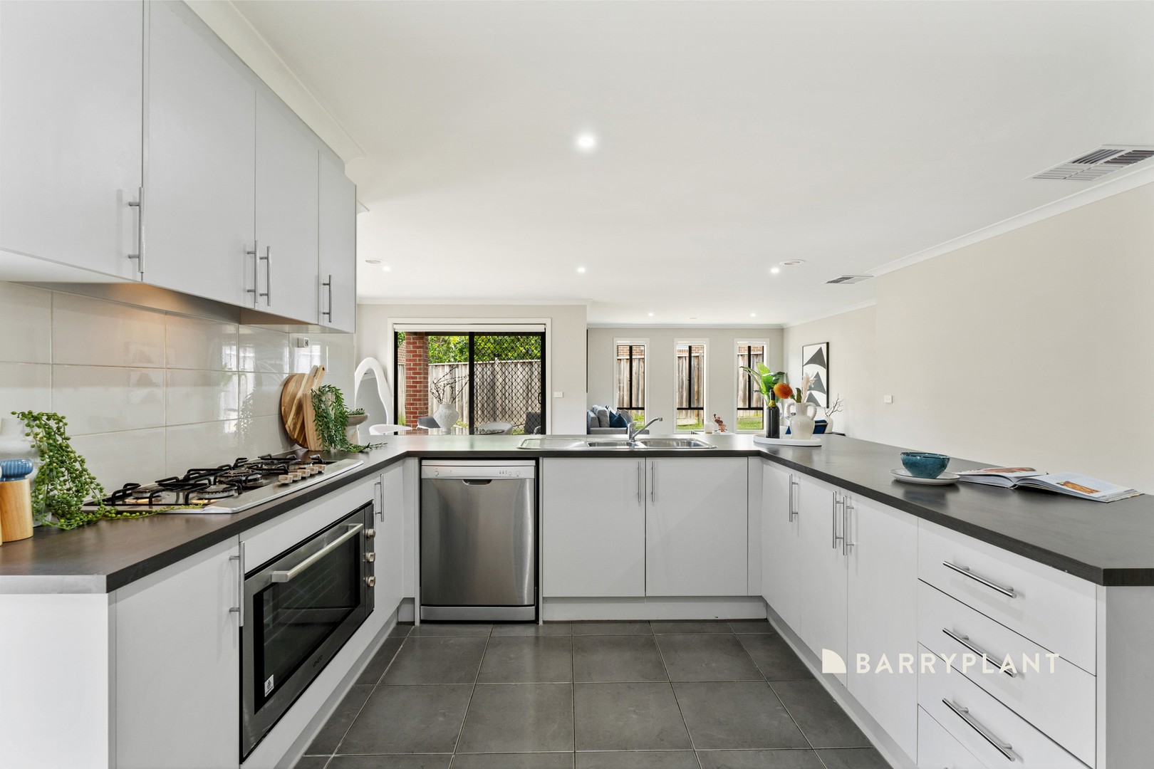 12 Nutmeg Close, Berwick, VIC 3806, Berwick - Thumbnail 6
