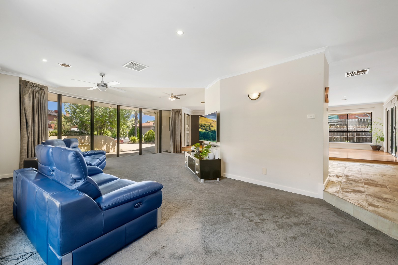 12 Oates CourtTaylors Lakes, VIC 3038, Taylors Lakes - Thumbnail 2