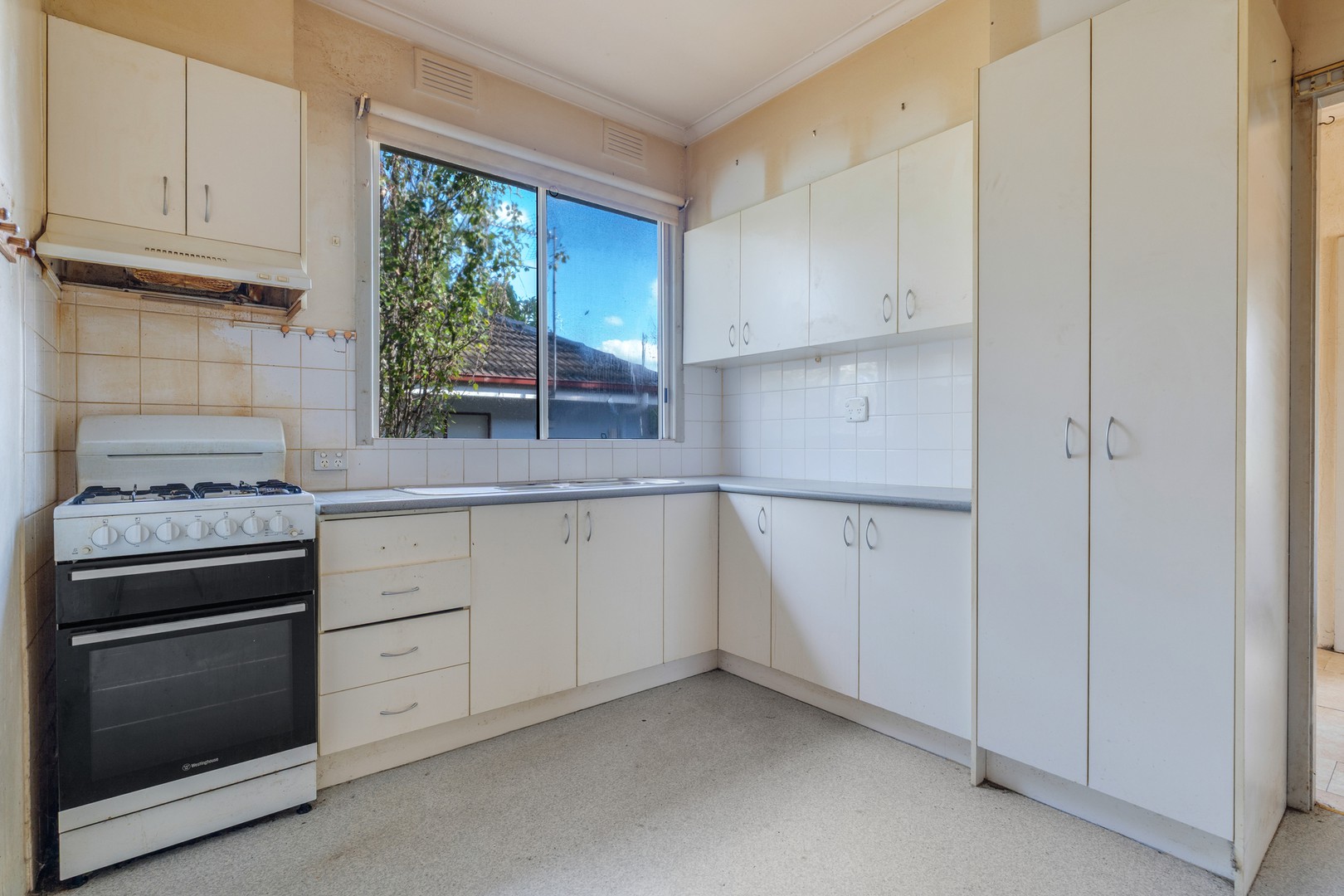 12 Oulton Crescent, Reservoir, VIC 3073, Reservoir - Thumbnail 4