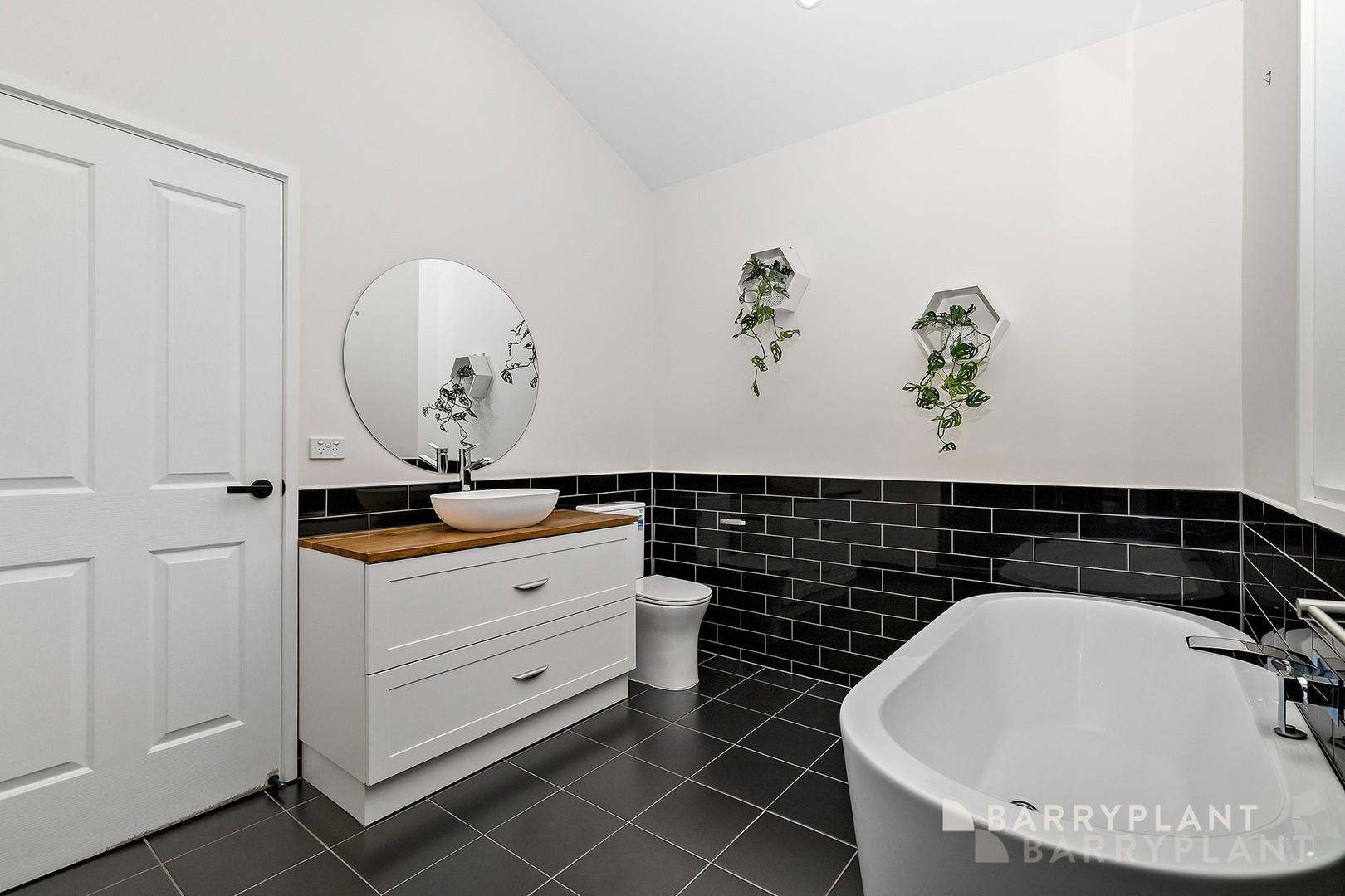 12 Pakenham Road, Cockatoo, VIC 3781, Cockatoo - Thumbnail 5