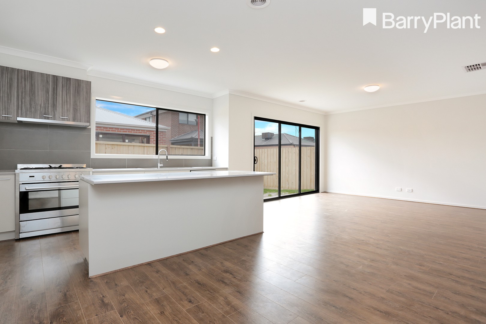 12 Patchin Street, Point Cook, VIC 3030, Point Cook - Thumbnail 3