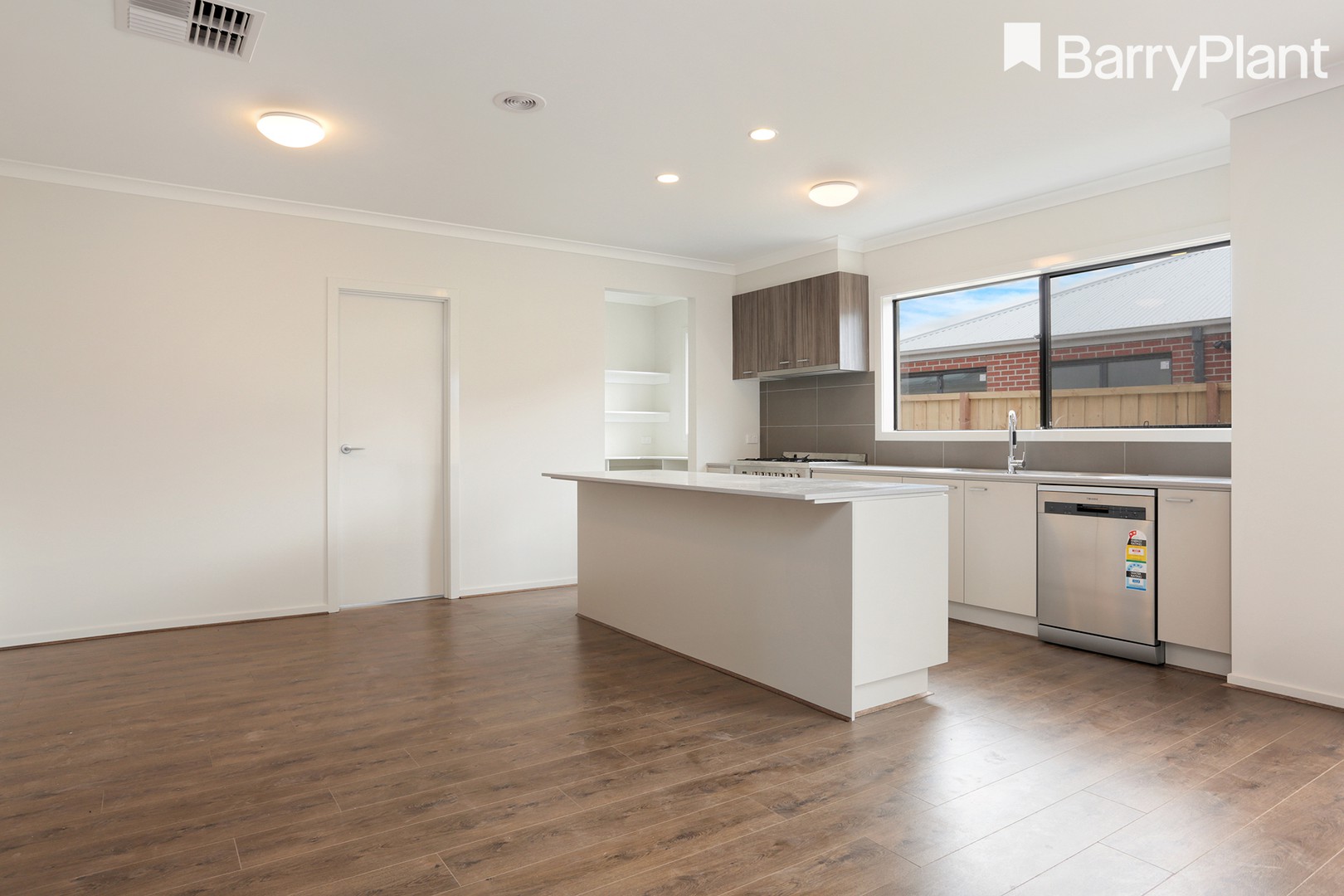12 Patchin Street, Point Cook, VIC 3030, Point Cook - Thumbnail 4
