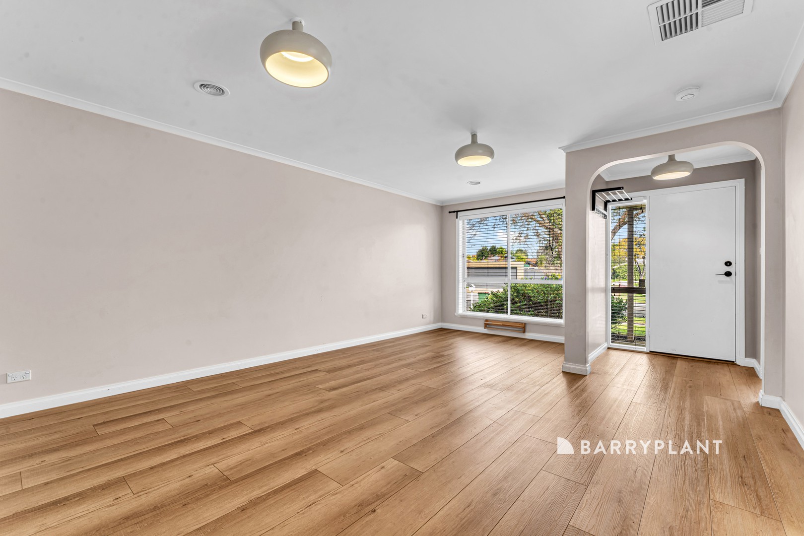 12 Pentland Drive, Narre Warren, VIC 3805 - Thumbnail 2 - 02/09/2026