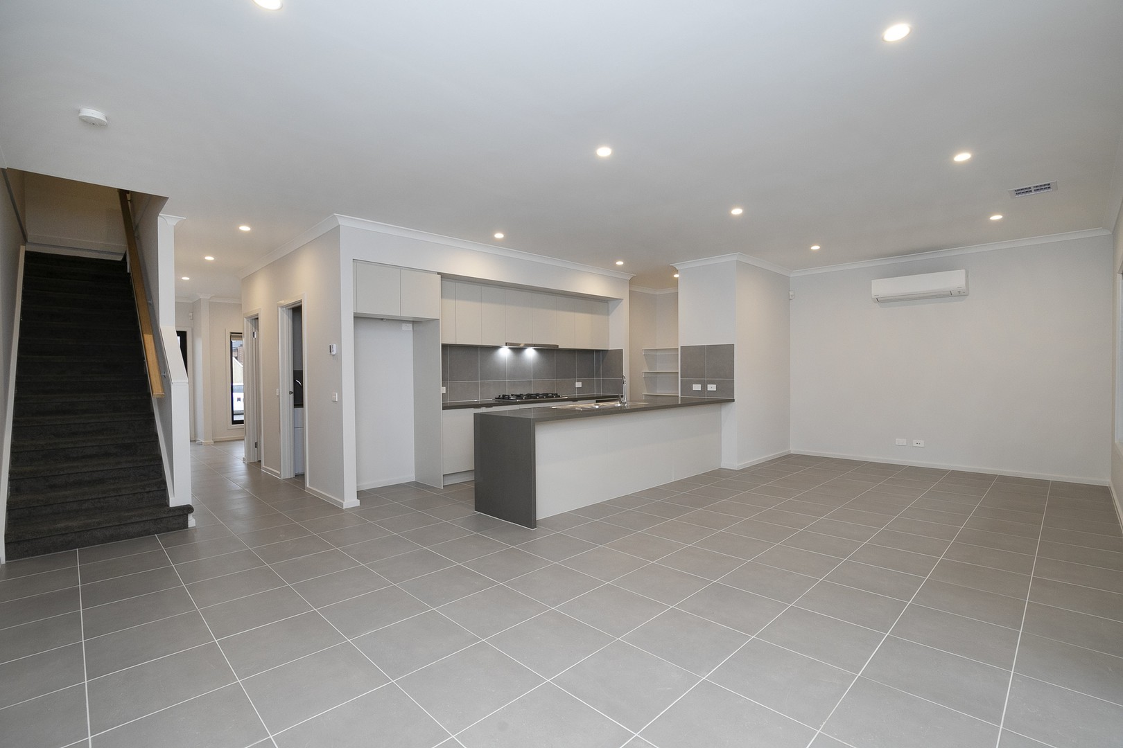 12 Persano Way, Taylors Lakes, VIC 3038, Taylors Lakes - Thumbnail 3