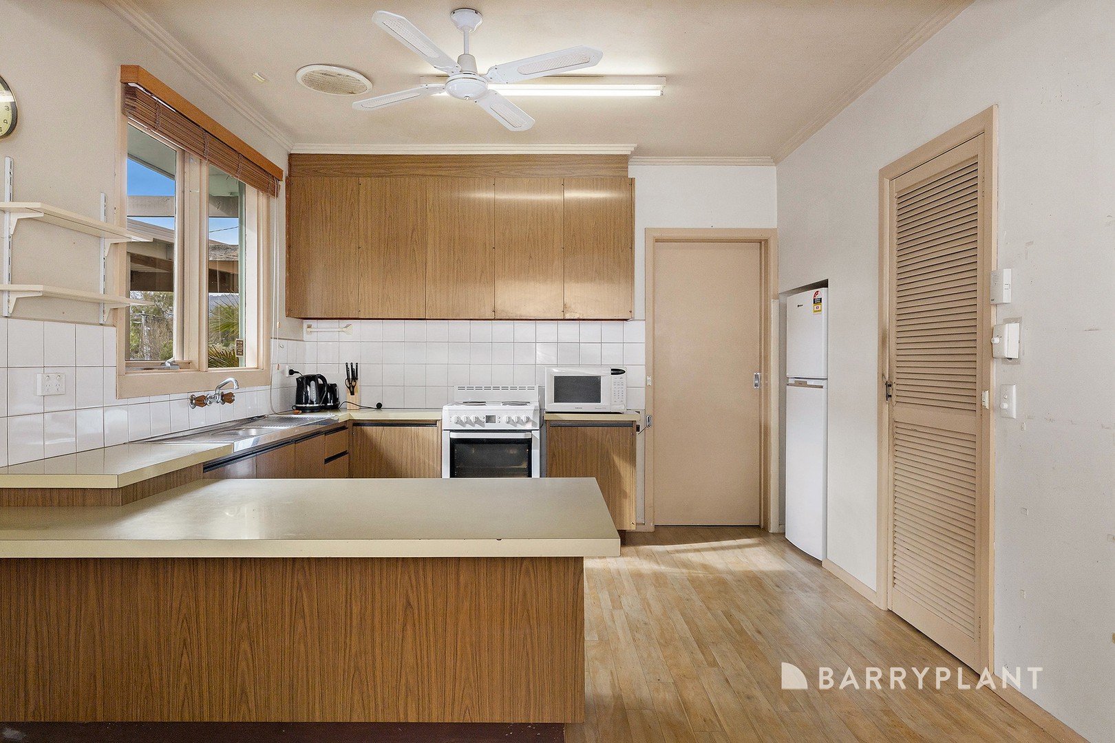 12 Potton Avenue, Rosebud, VIC 3939 - Thumbnail 2 - 03/07/2025