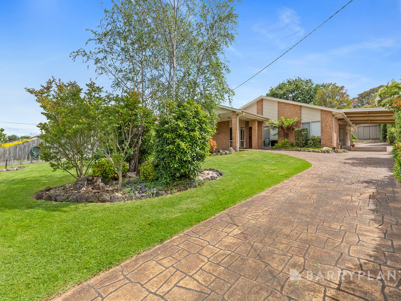 12 Railway Avenue, Garfield, VIC 3814 - Image - 02/12/2025