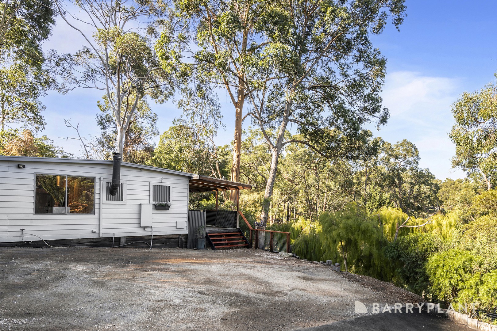 12 Railway Road, Mount Evelyn, VIC 3796 - Thumbnail 2 - 08/05/2025