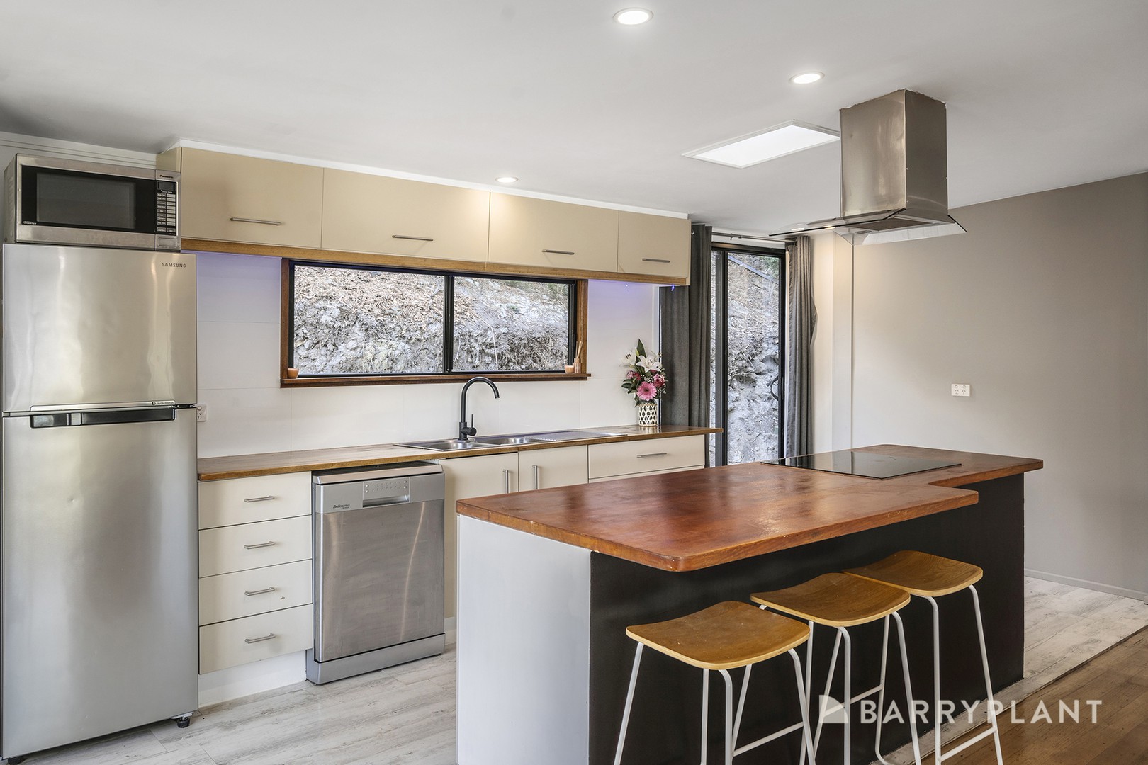 12 Railway Road, Mount Evelyn, VIC 3796, Mount Evelyn - Thumbnail 3