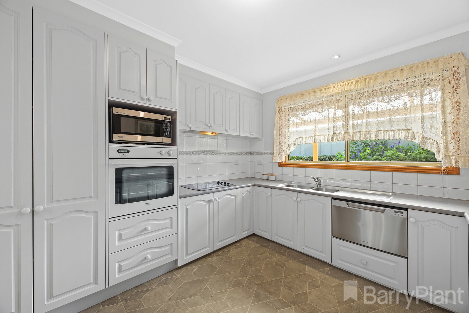 12 Rees Close, Drouin, VIC 3818, Drouin - Thumbnail 2