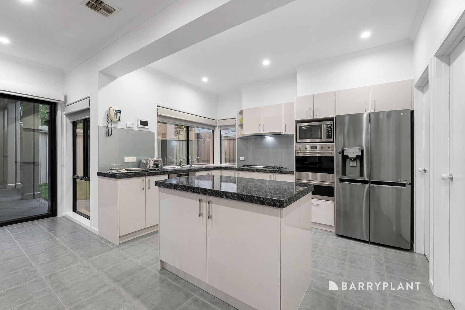 12 Robusta Avenue, Bundoora, VIC 3083, Bundoora - Thumbnail 5