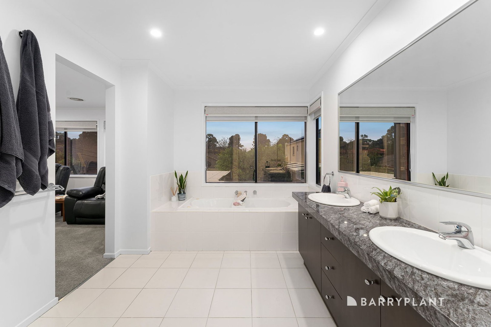 12 Robusta Avenue, Bundoora, VIC 3083, Bundoora - Thumbnail 7