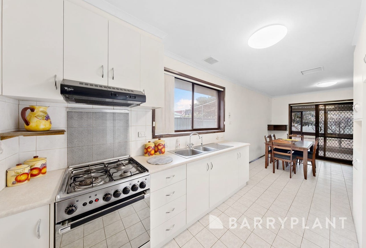12 Robyn Avenue, Albanvale, VIC 3021, Albanvale - Thumbnail 4